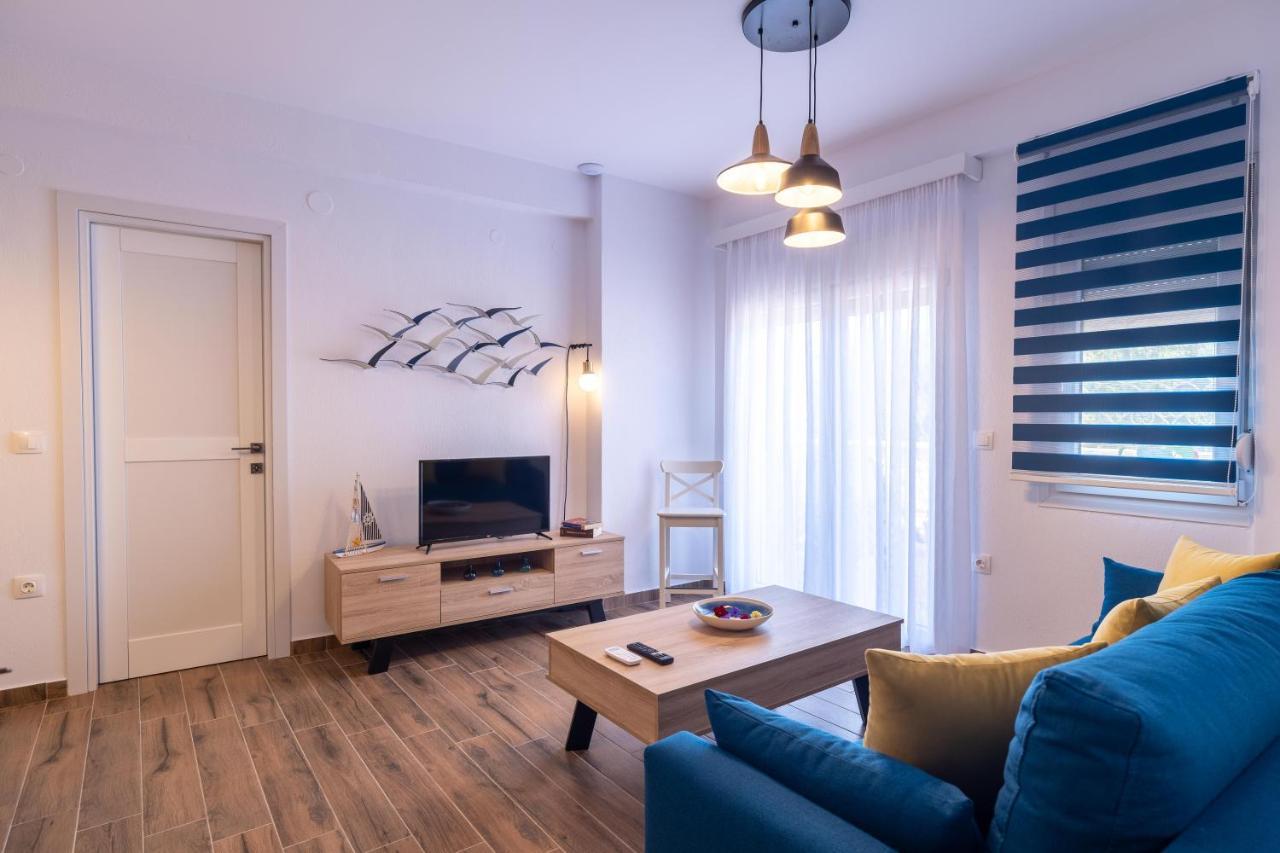 Elvis Nest Apartment Неа Мудания Екстериор снимка