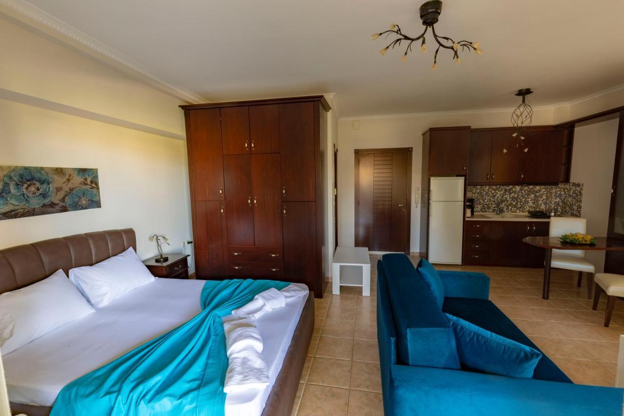 Elvis Nest Apartment Неа Мудания Екстериор снимка