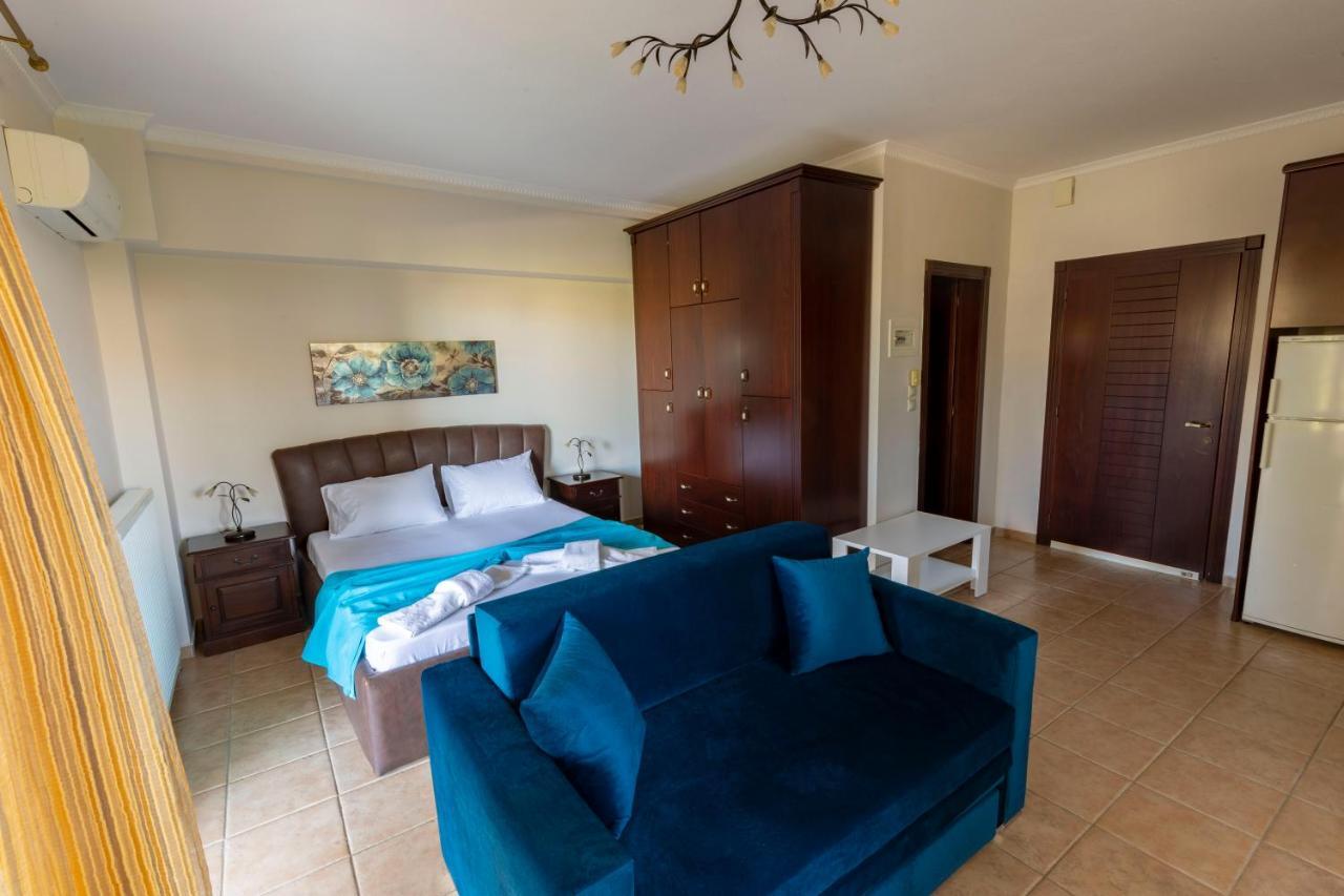 Elvis Nest Apartment Неа Мудания Екстериор снимка