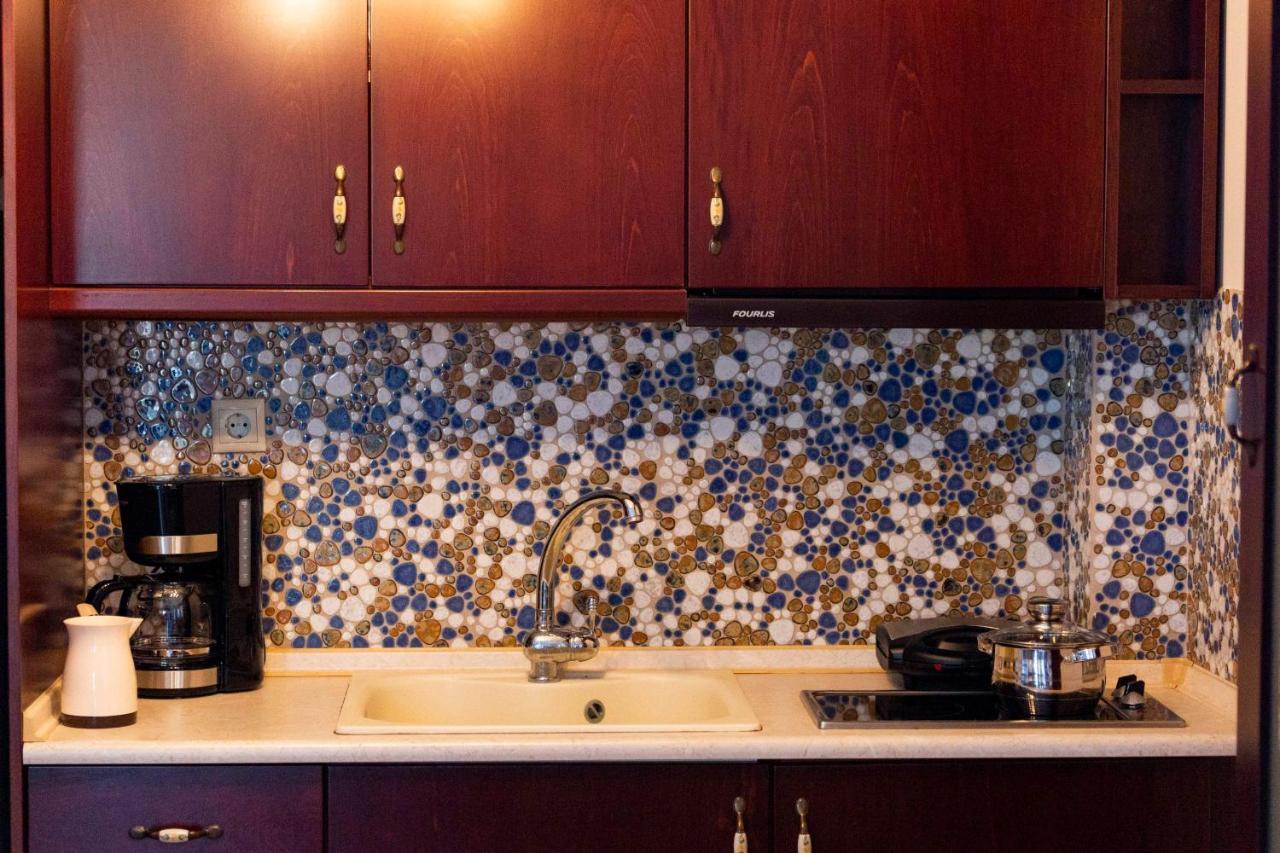 Elvis Nest Apartment Неа Мудания Екстериор снимка